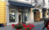DAZZLE - снікер та стрітвер магазин — фото роботодавця