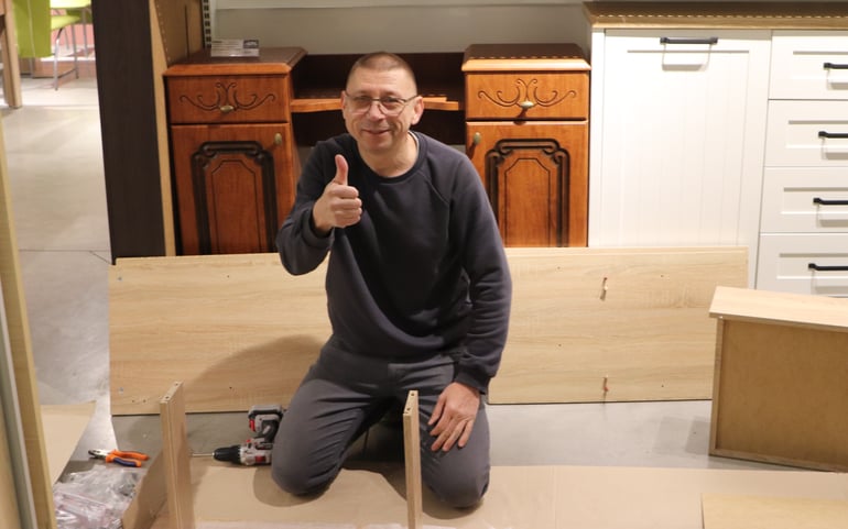 Дубок, Мебельная компания — вакансія в Складальник меблів: фото 10